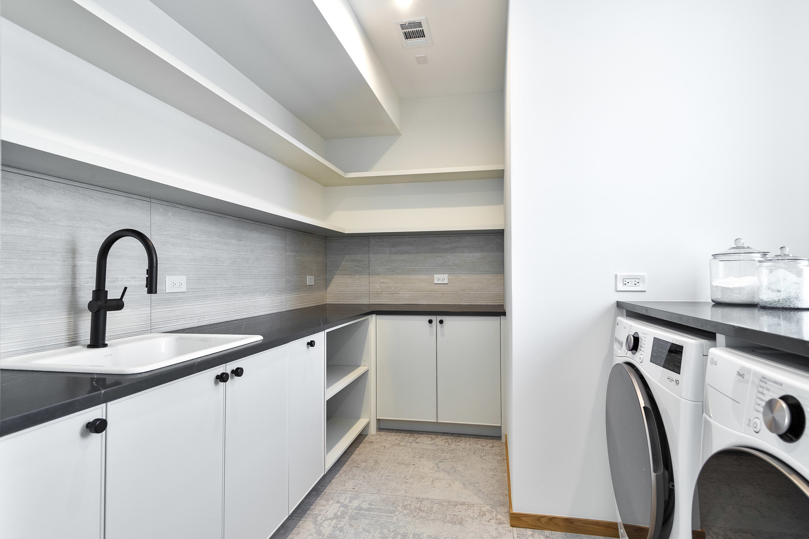 527 Kensington Court