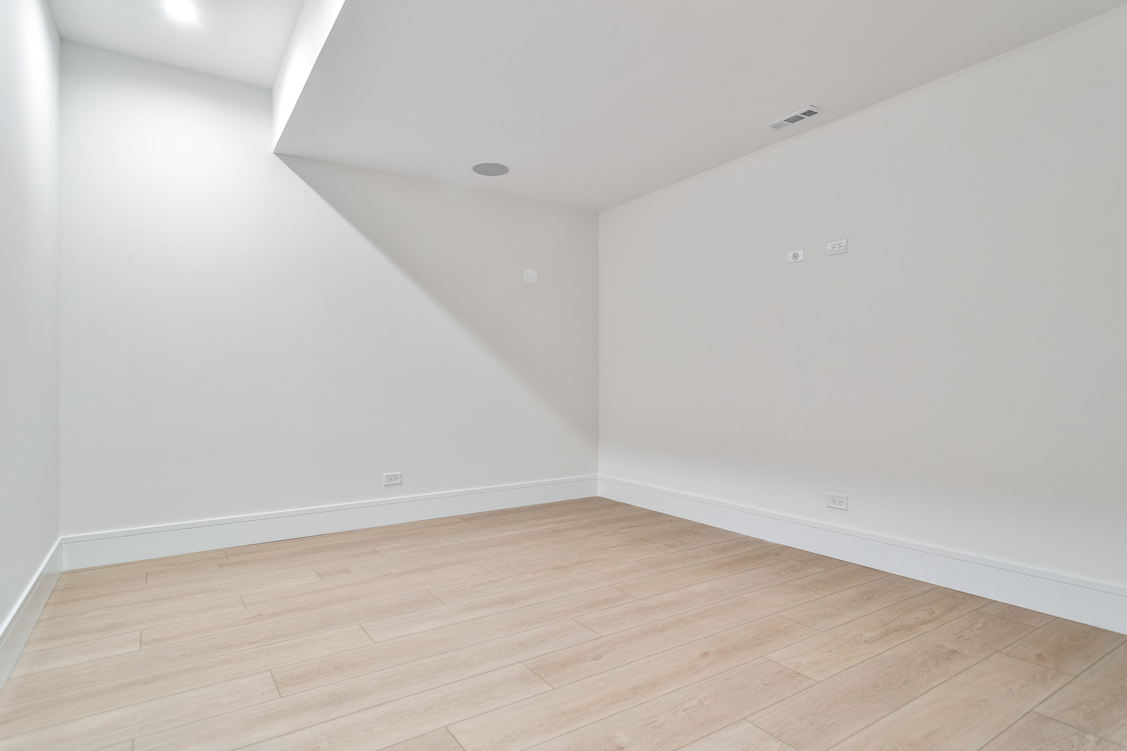 533 Kensington Court