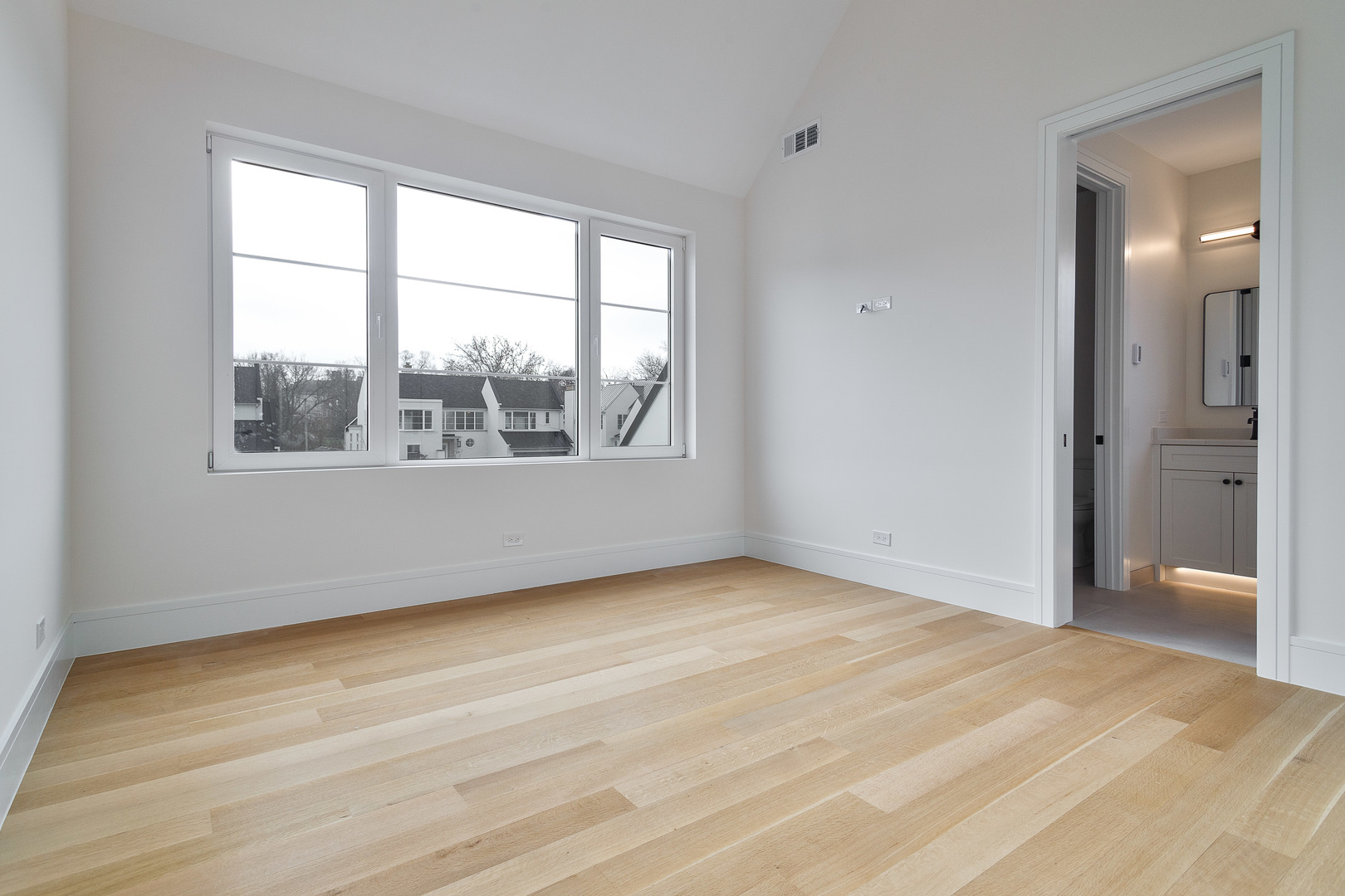 537 Kensington Court