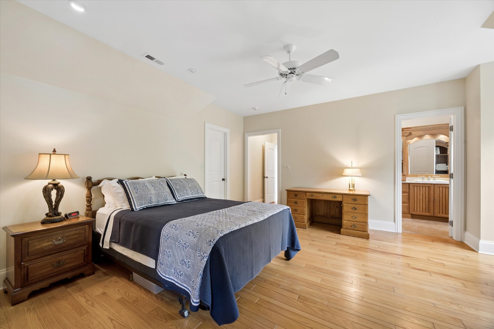 729 S Lincoln Street