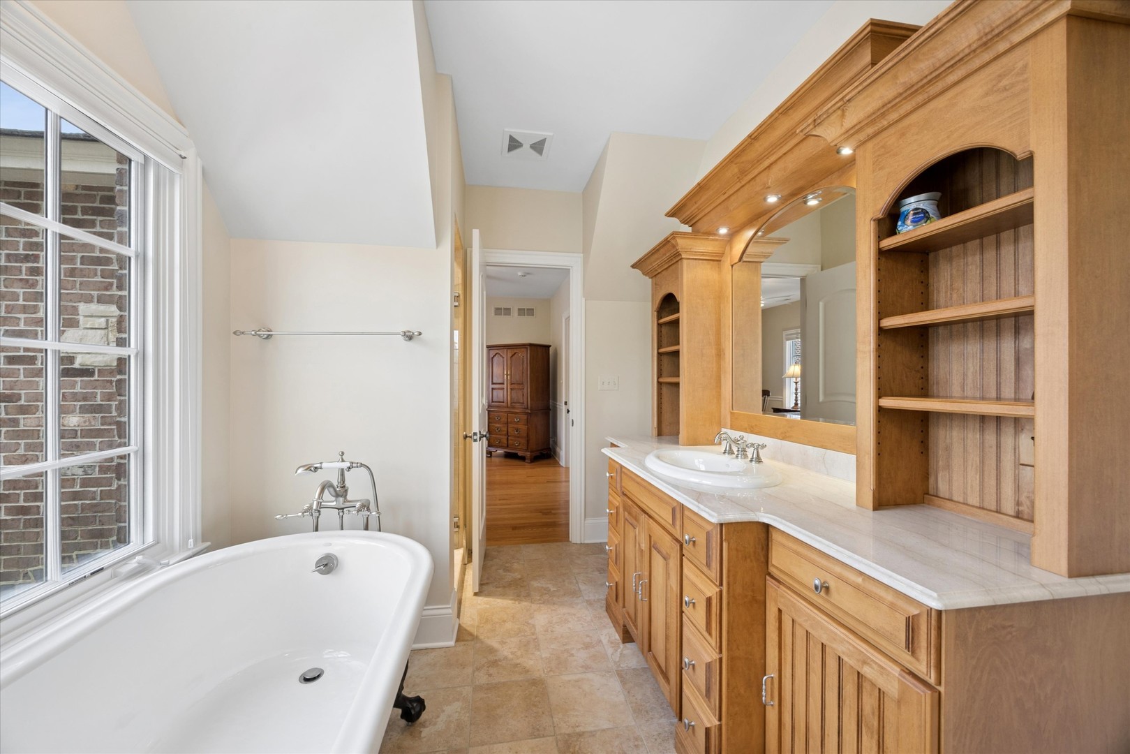 729 S Lincoln Street