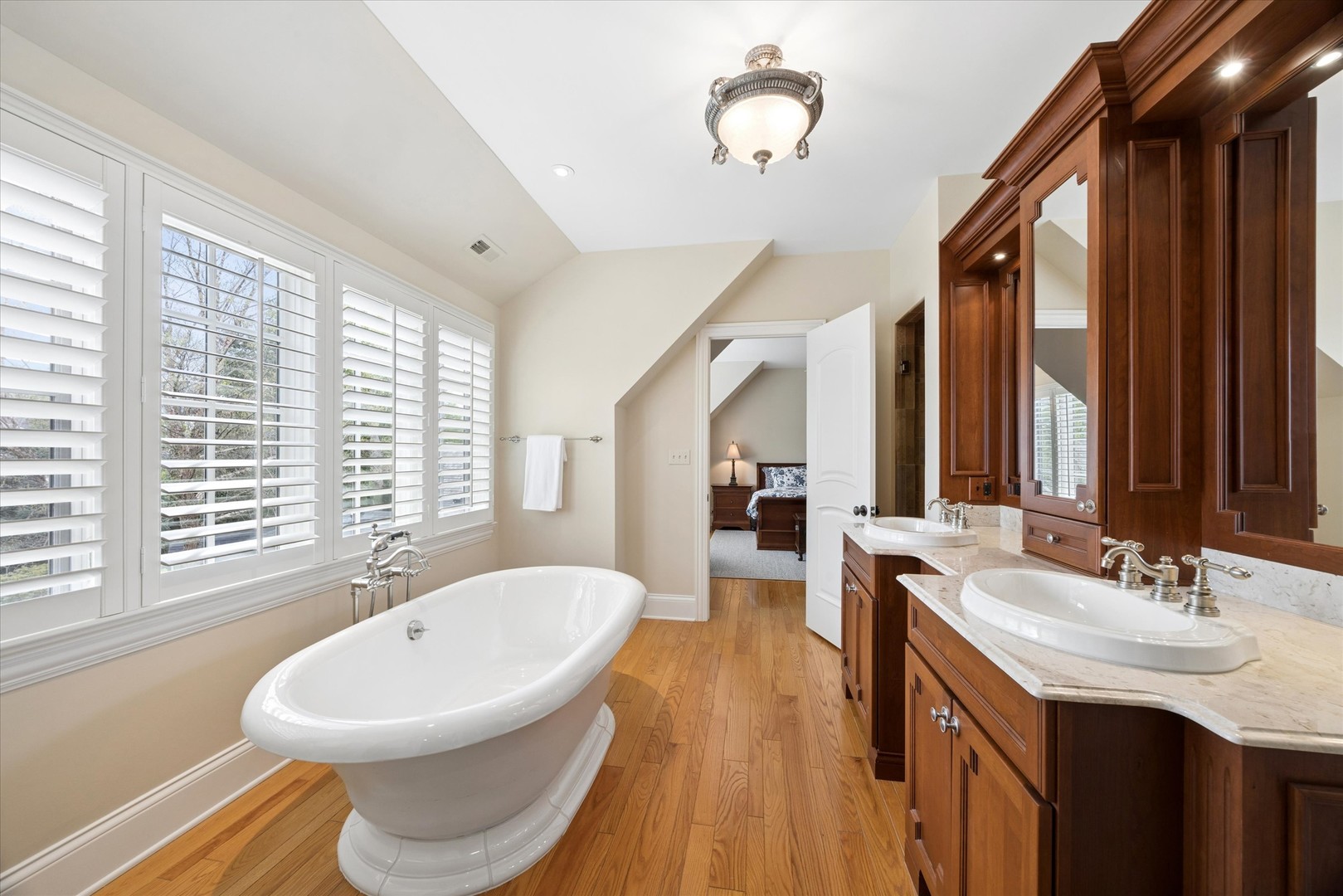 729 S Lincoln Street