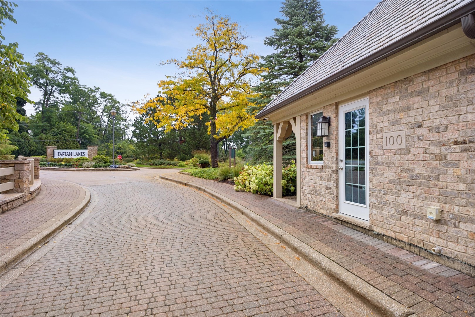 24 Tartan Lakes Court