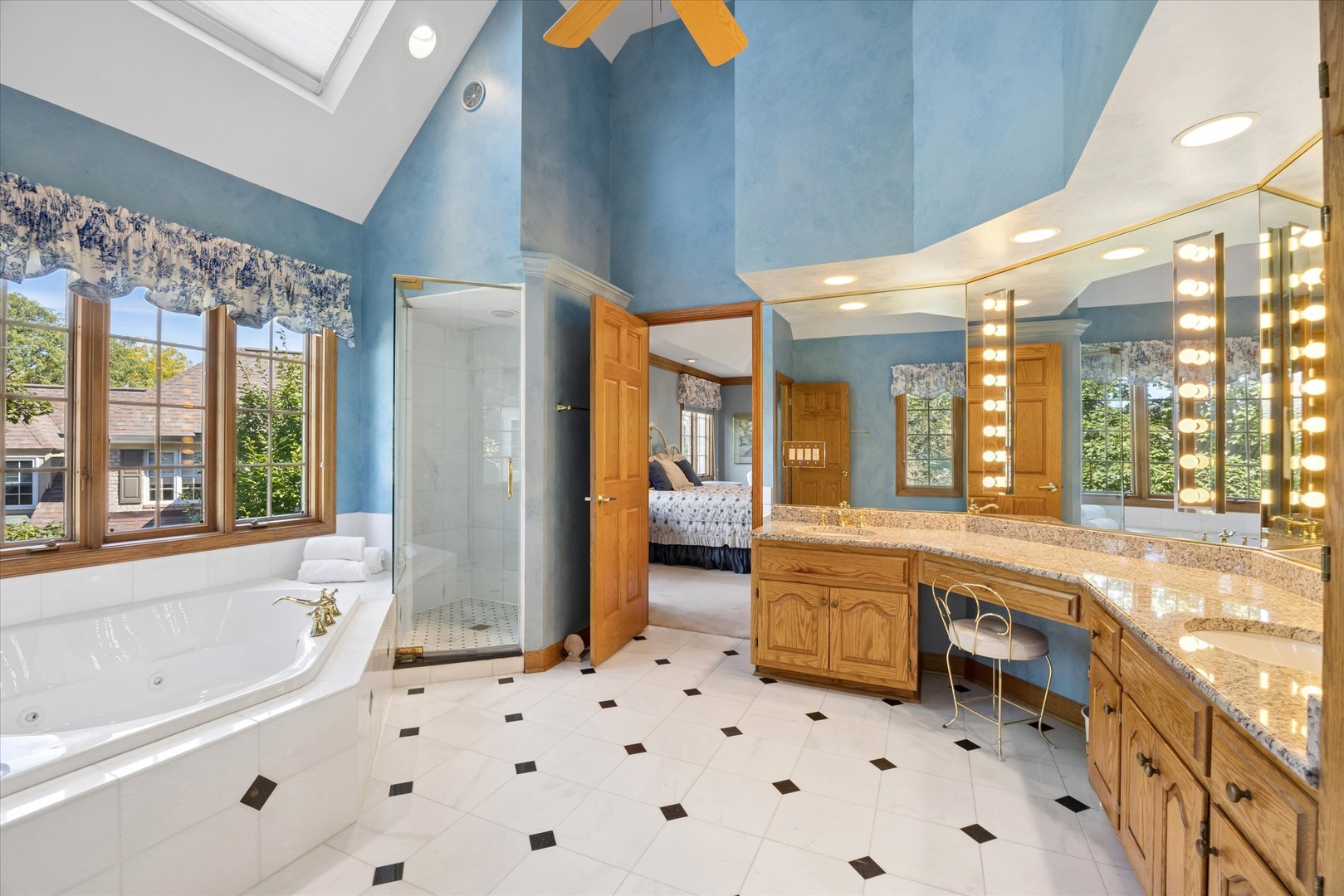 24 Tartan Lakes Court