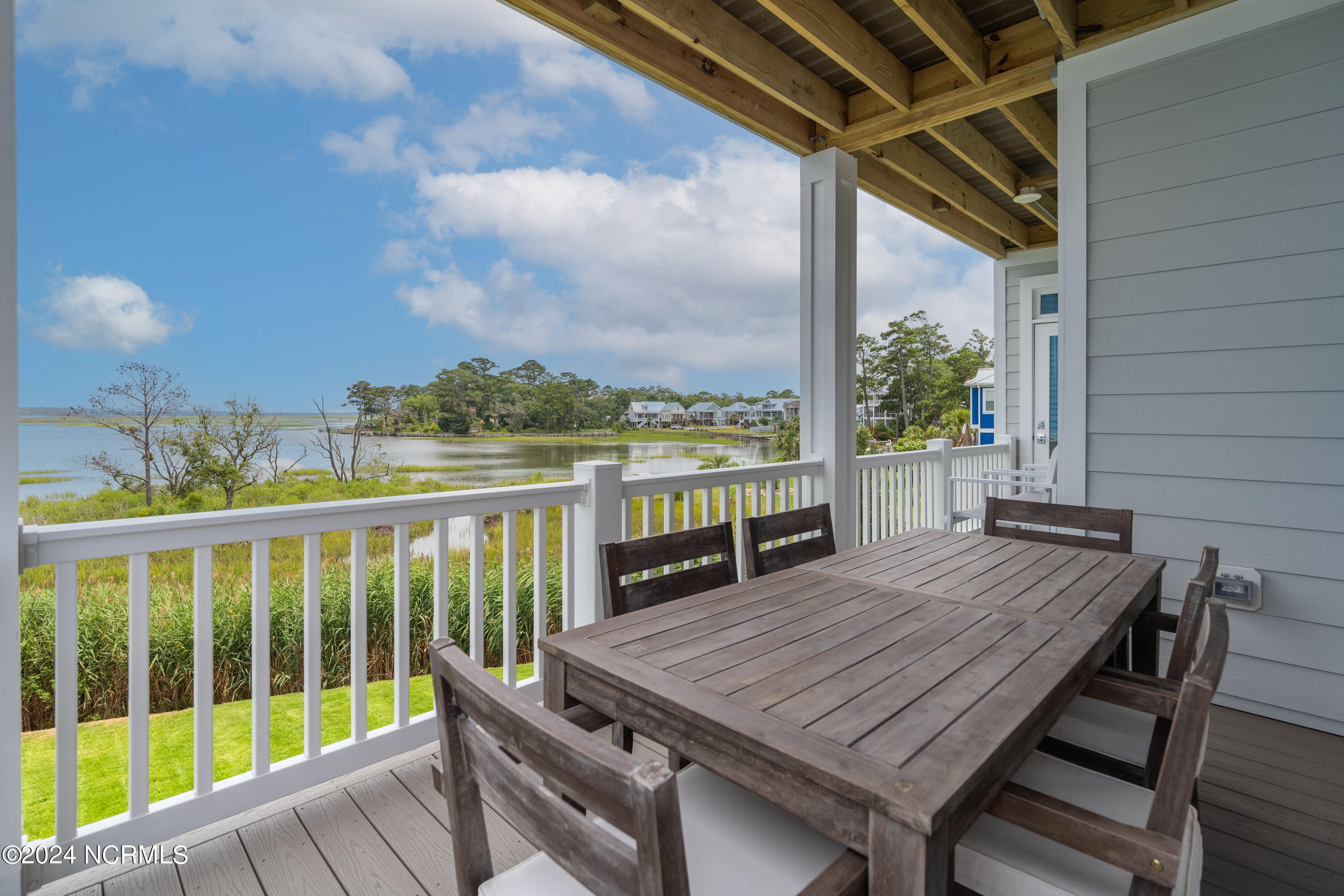 108 Lucas Cove