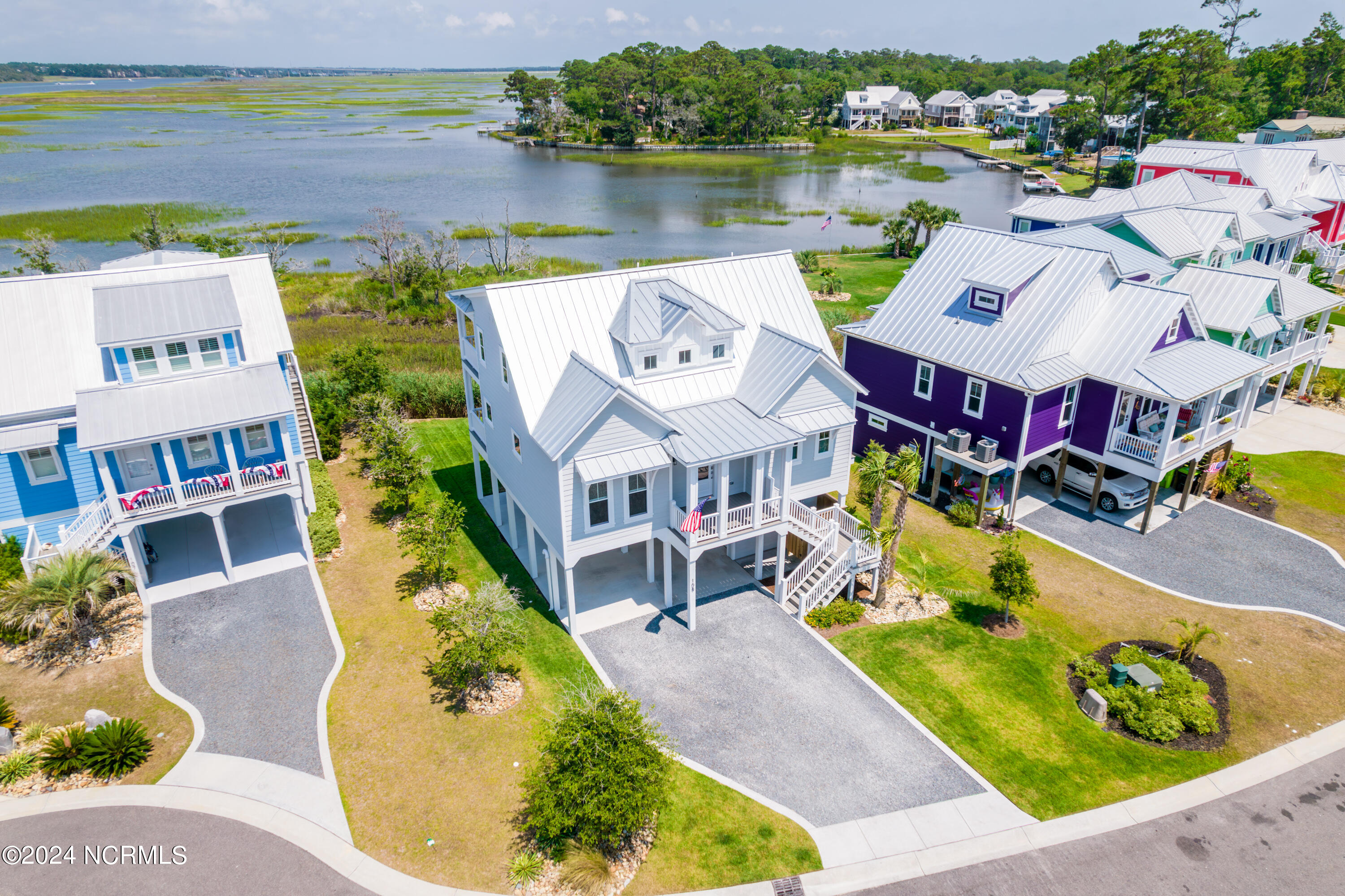 108 Lucas Cove