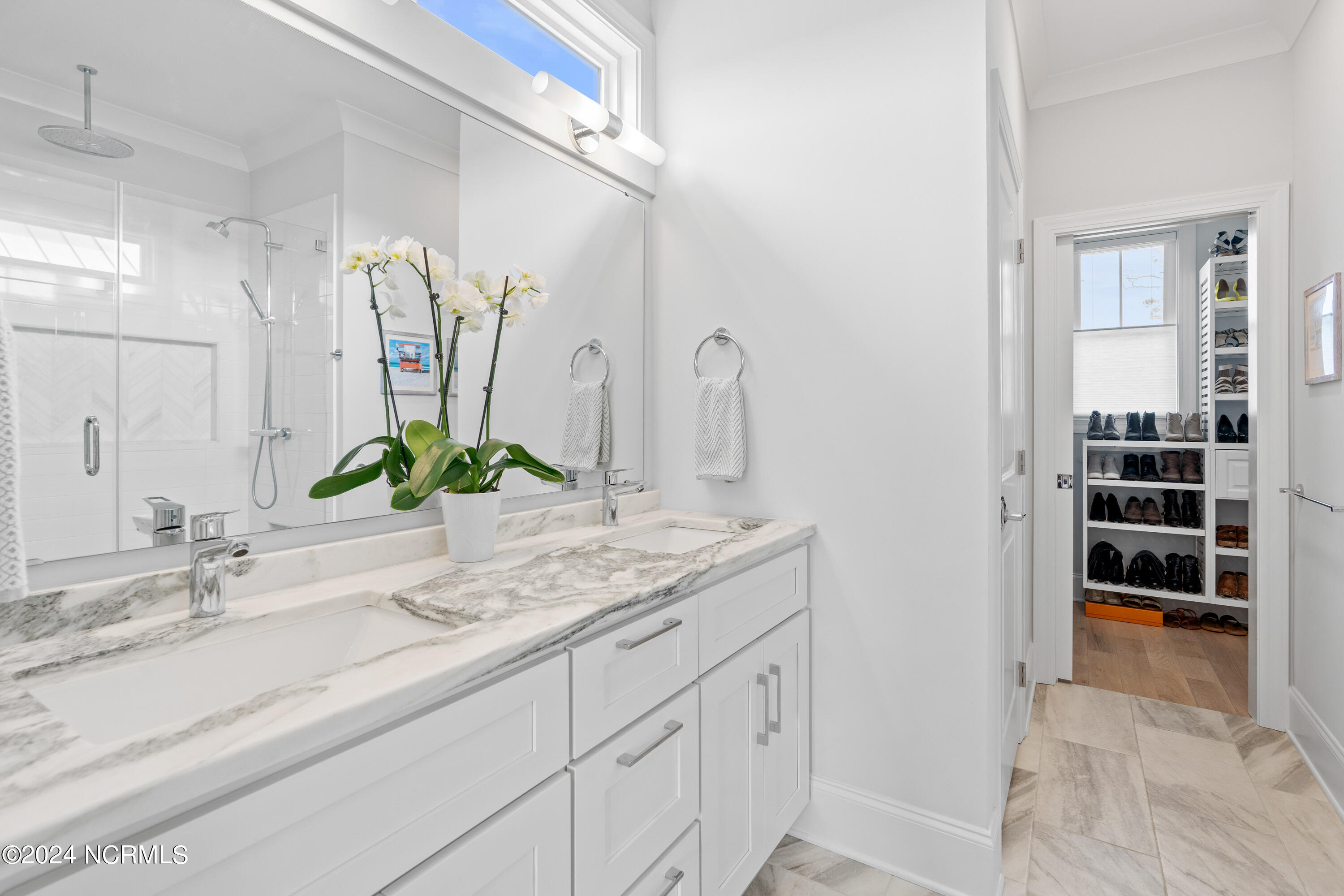 108 Lucas Cove