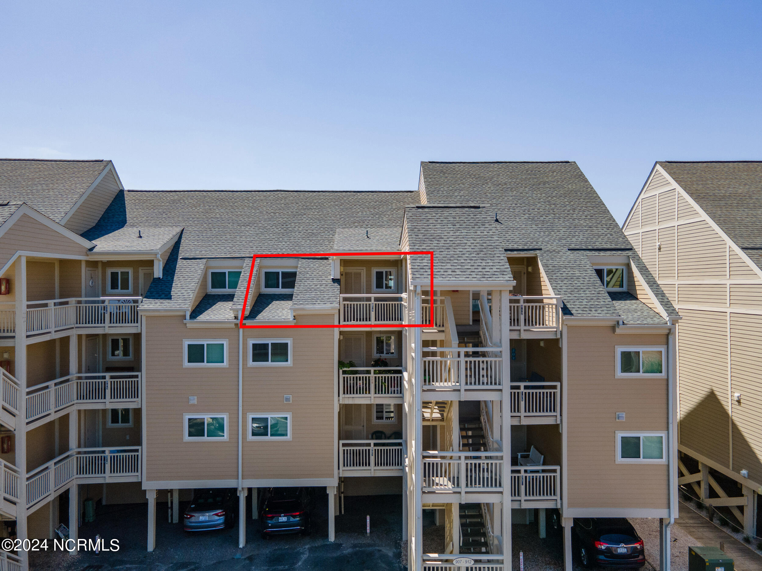 1000 Caswell Beach Road, 909