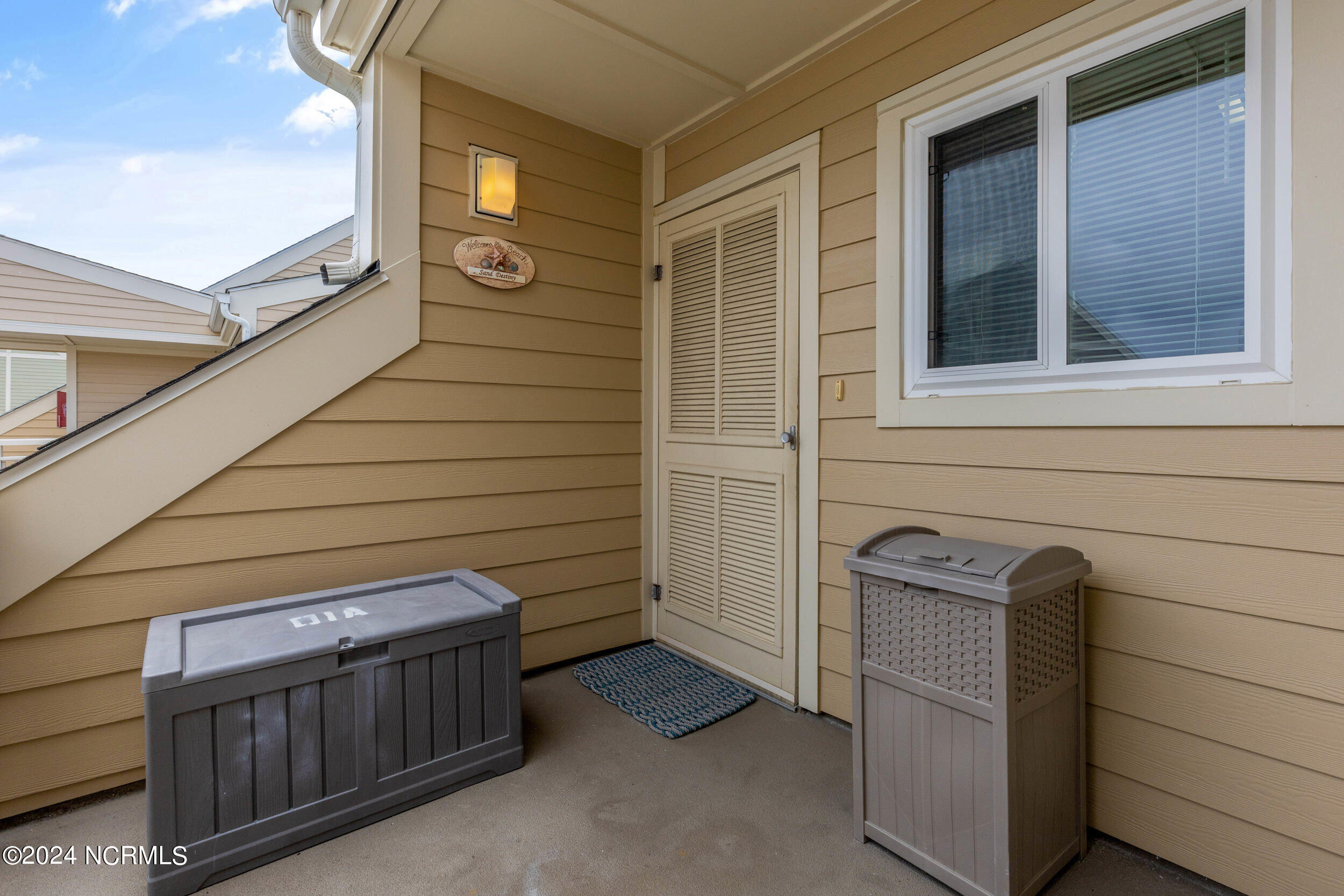 1000 Caswell Beach Road, 909