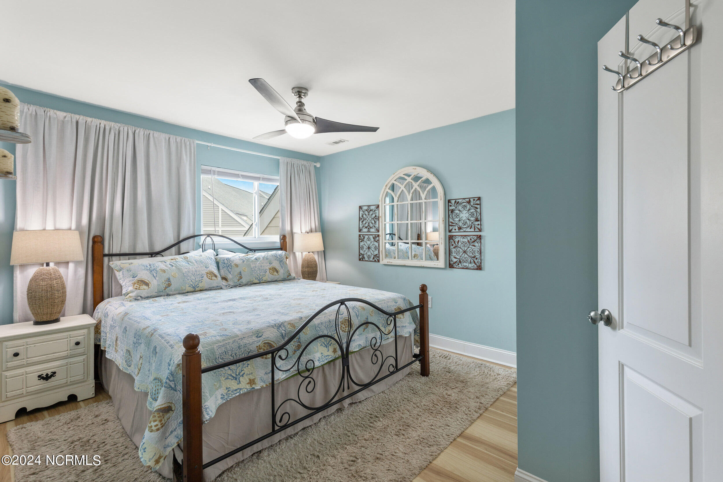 1000 Caswell Beach Road, 909