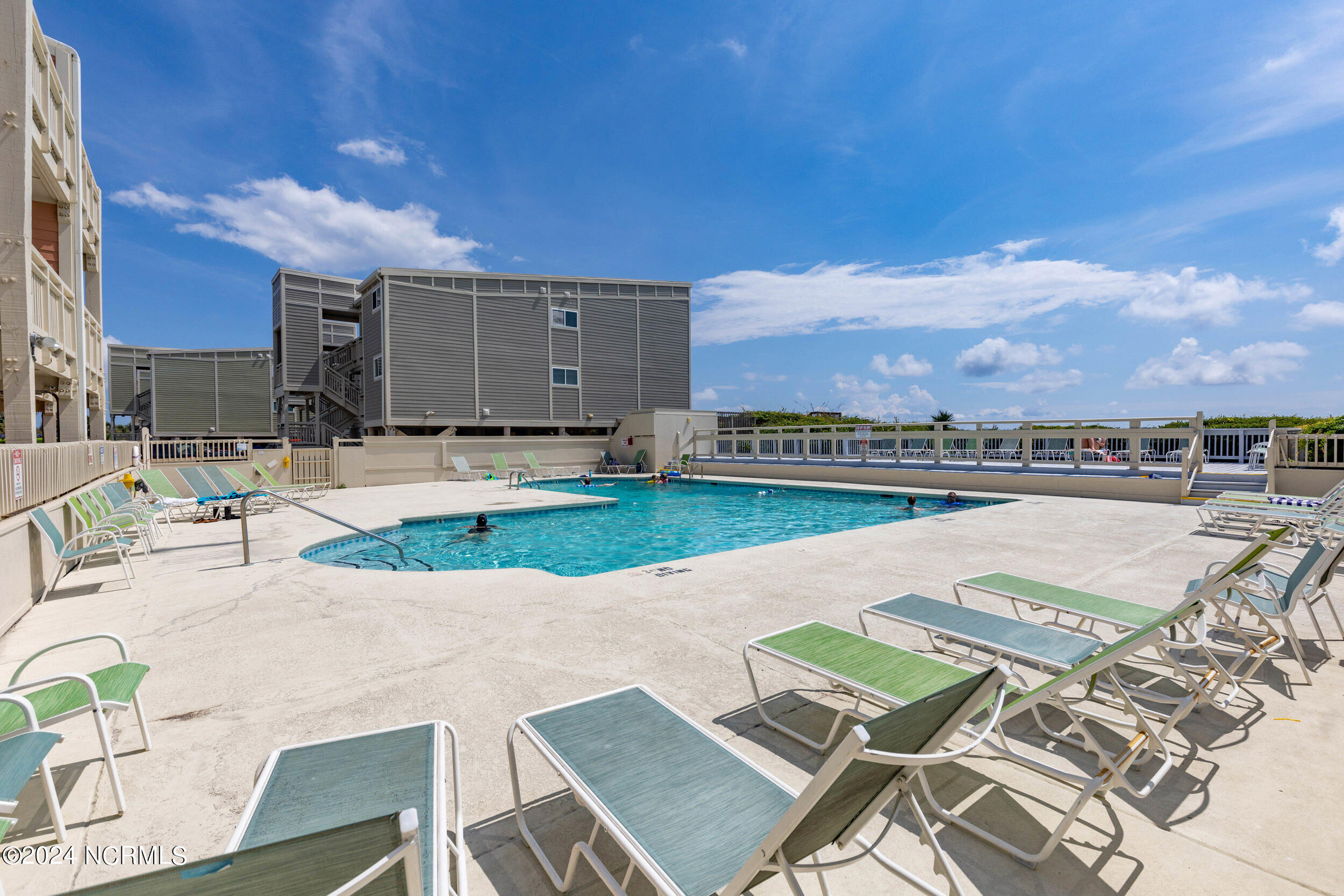 1000 Caswell Beach Road, 909