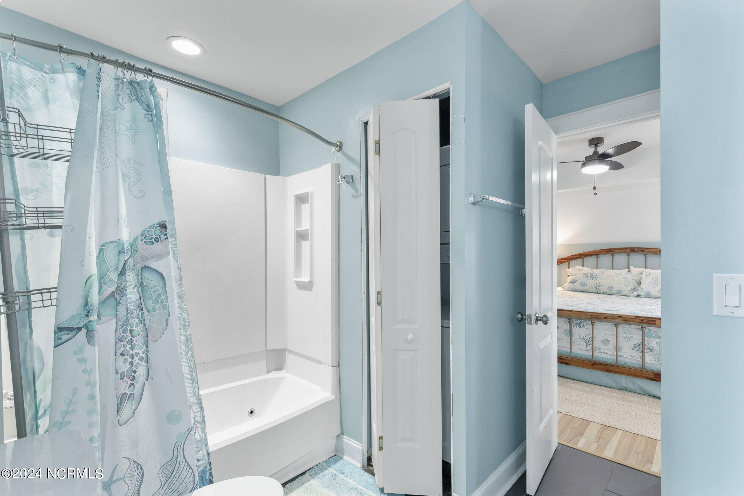 1000 Caswell Beach Road, 909