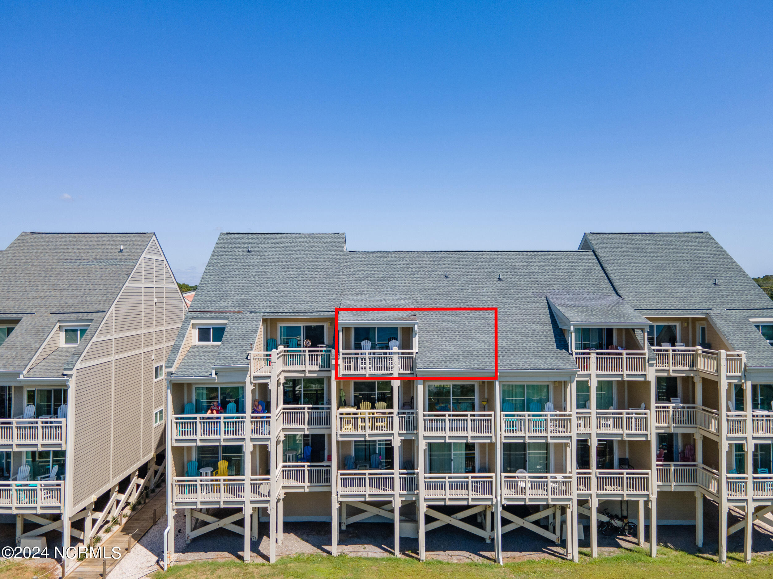 1000 Caswell Beach Road, 909