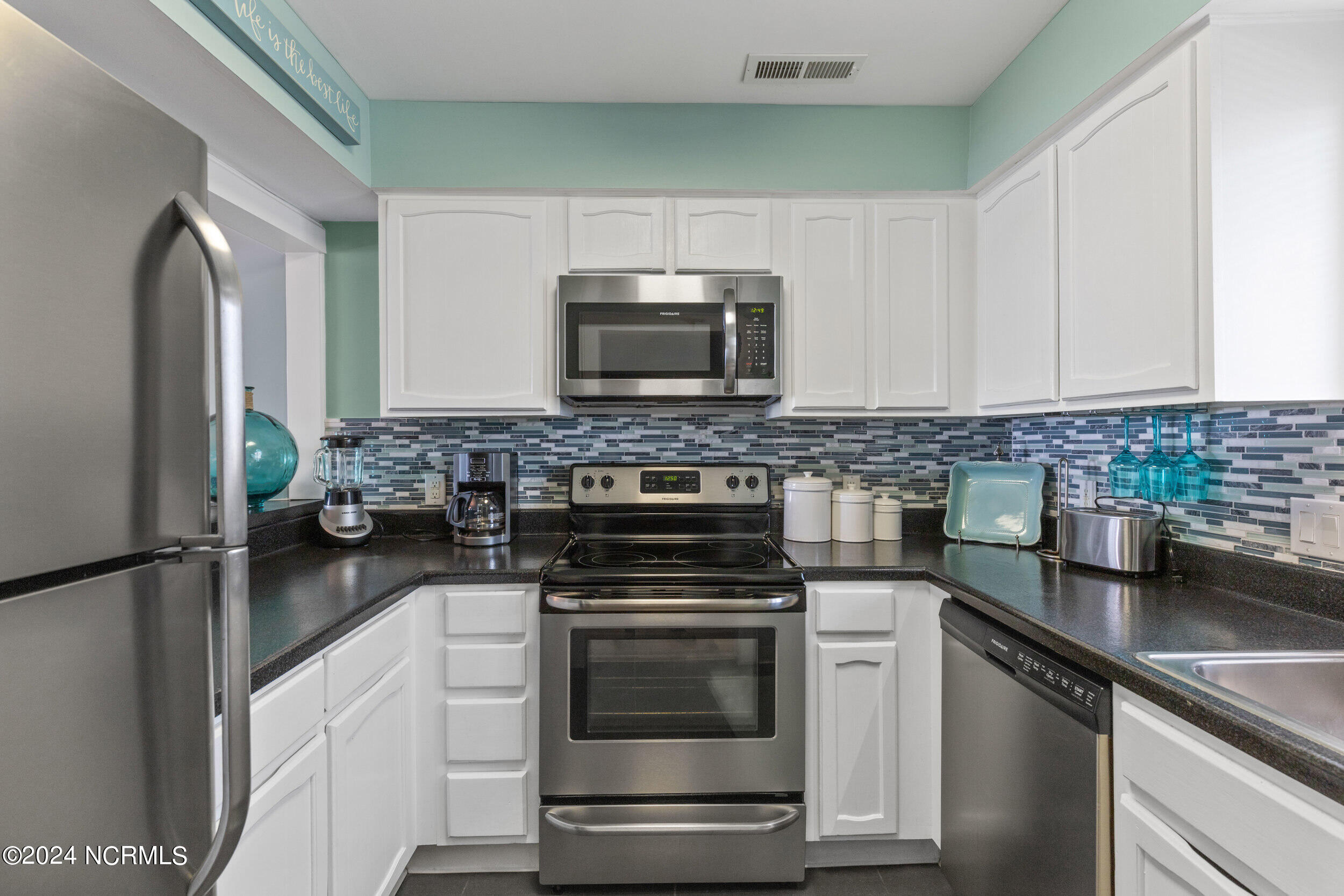 1000 Caswell Beach Road, 909