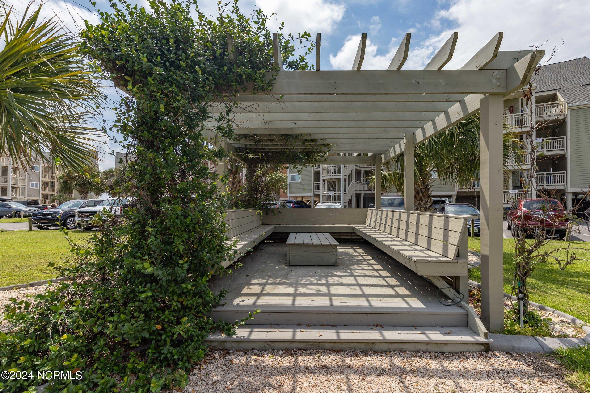 1000 Caswell Beach Road, 909