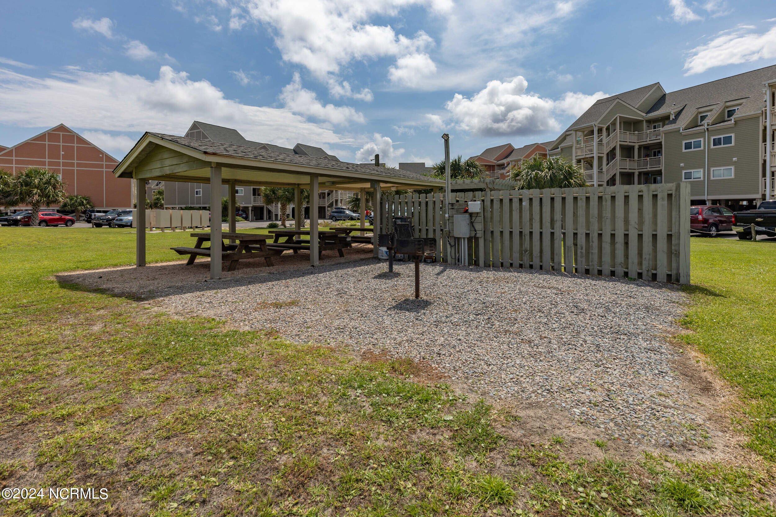 1000 Caswell Beach Road, 909