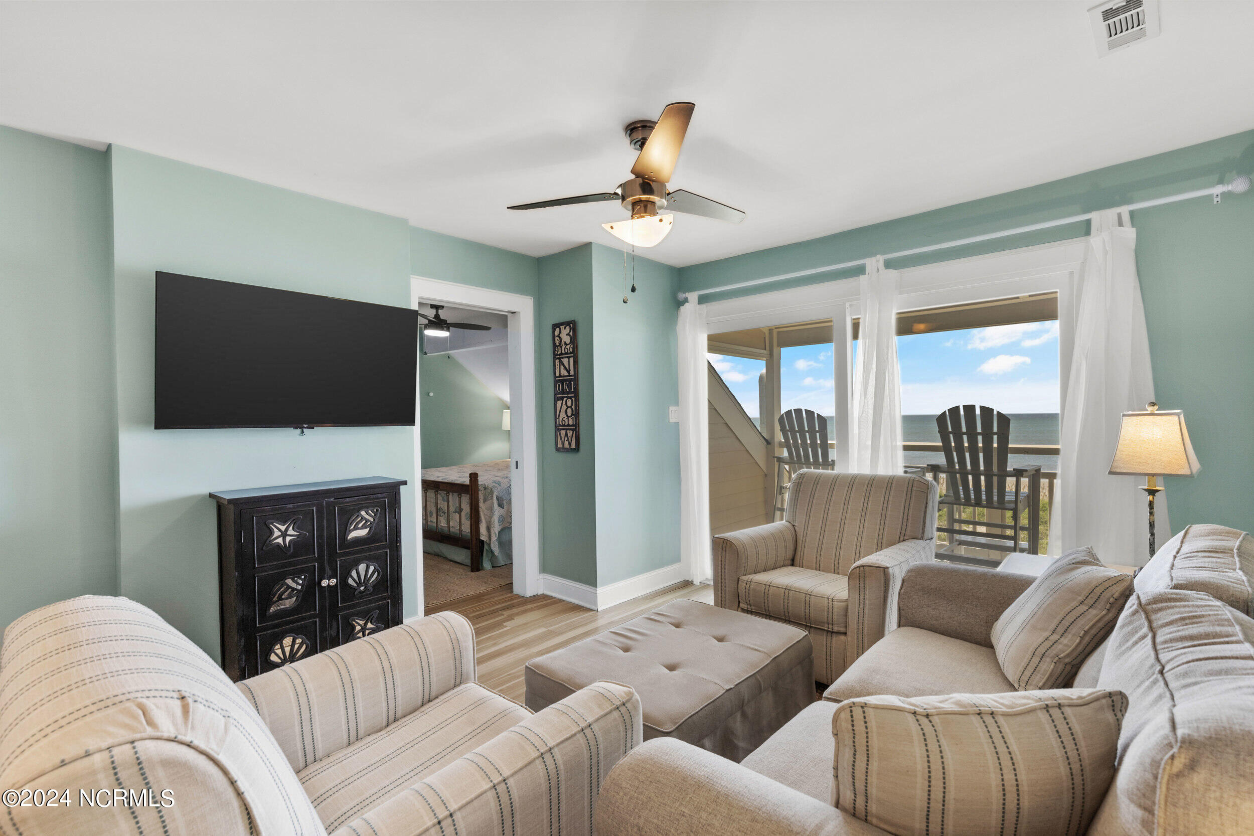 1000 Caswell Beach Road, 909