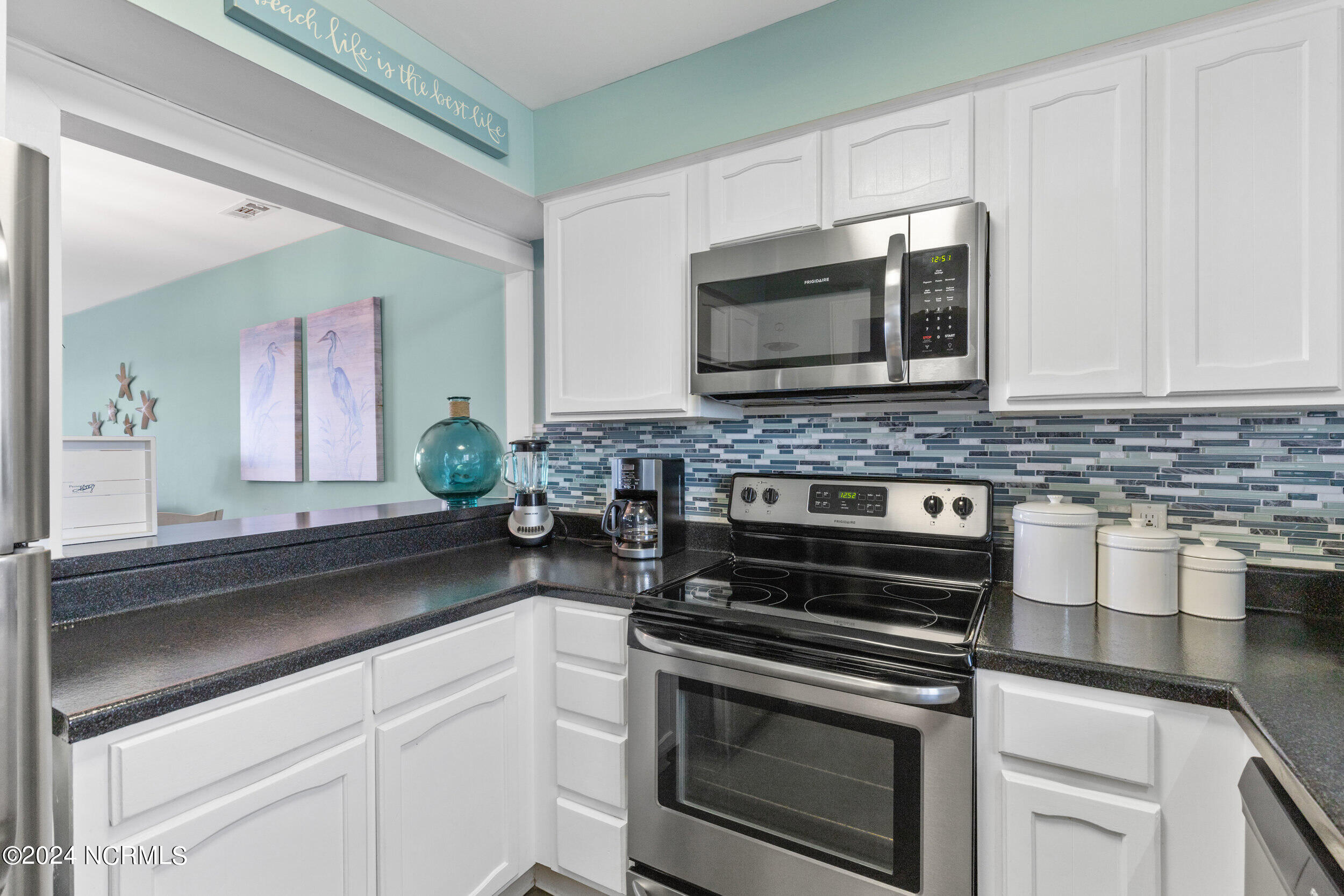 1000 Caswell Beach Road, 909