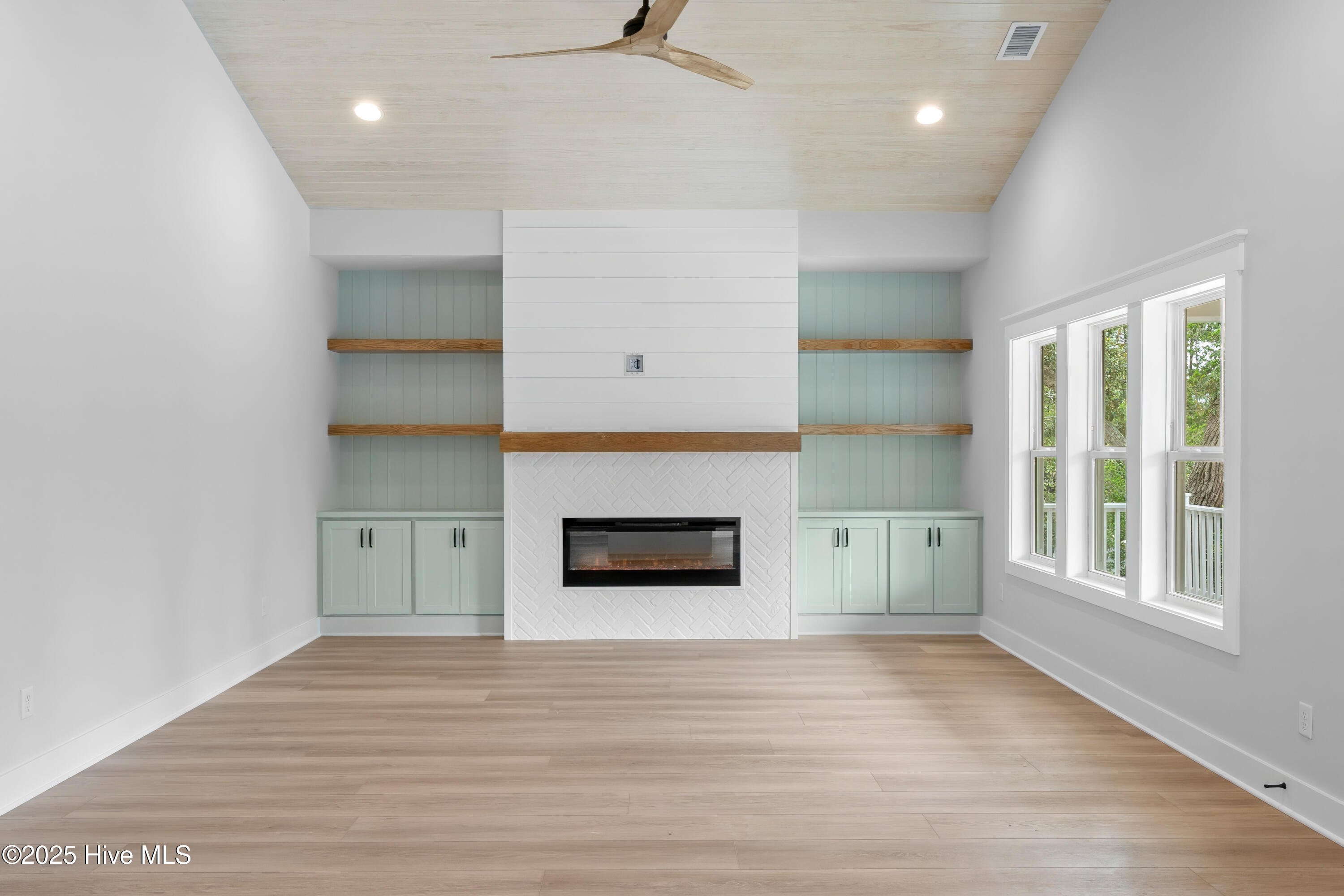 232 NE 38th Street