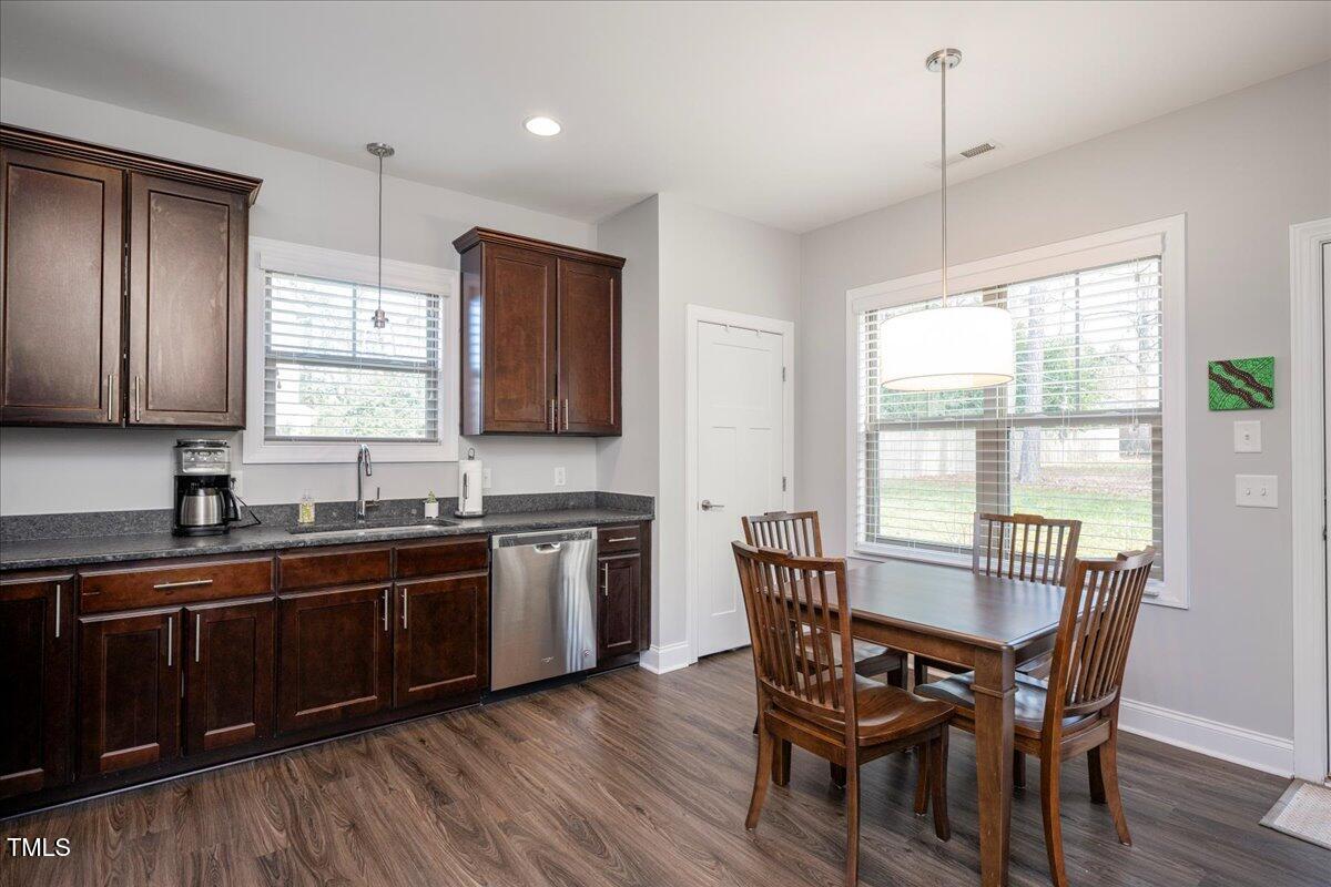 1403 Pineview Drive