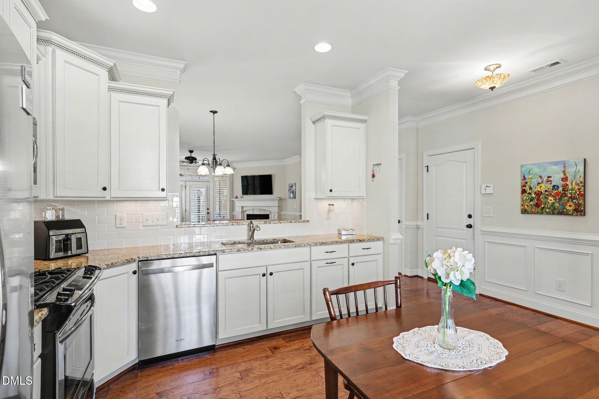 215 Shady Hollow