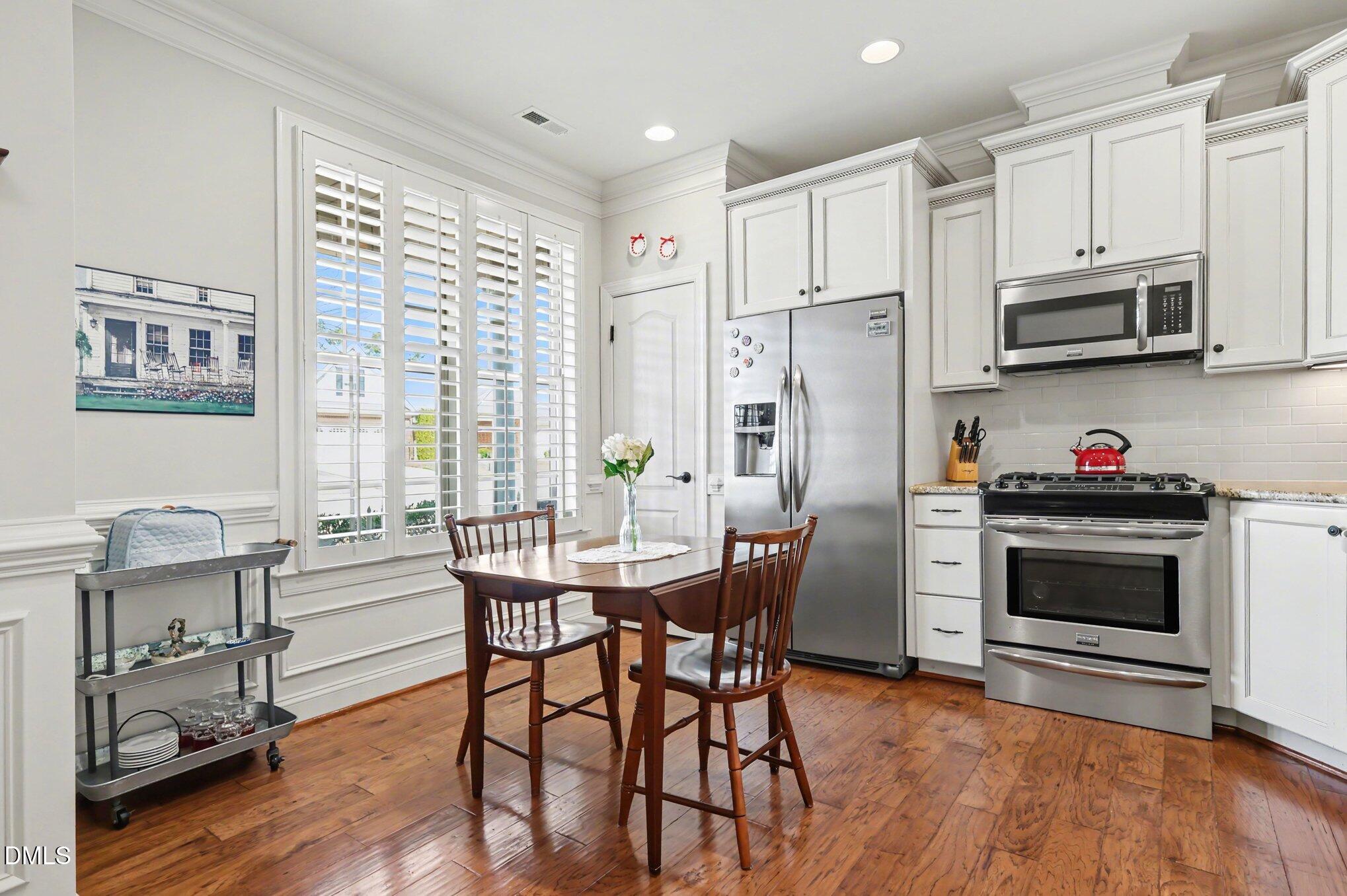 215 Shady Hollow