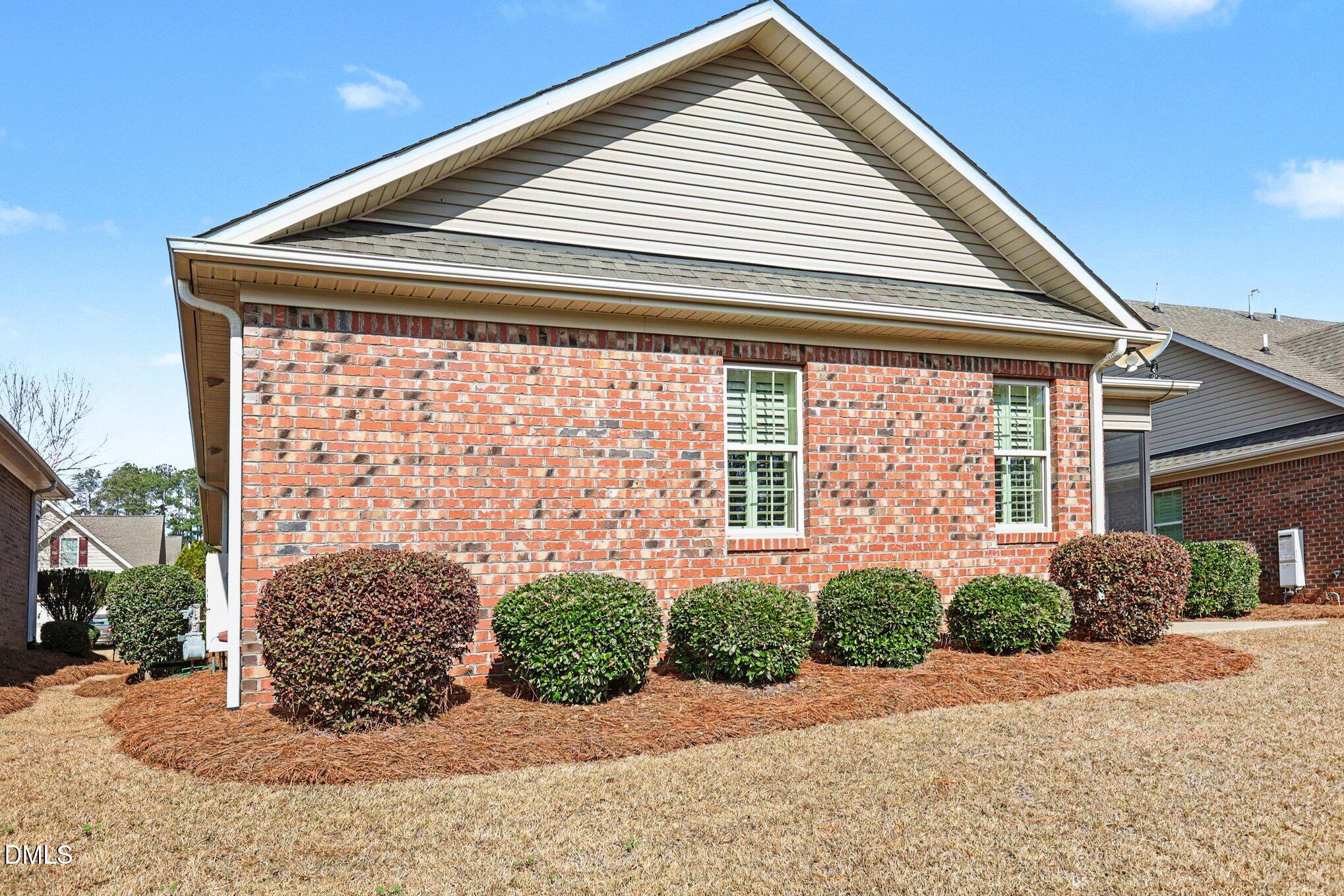 215 Shady Hollow