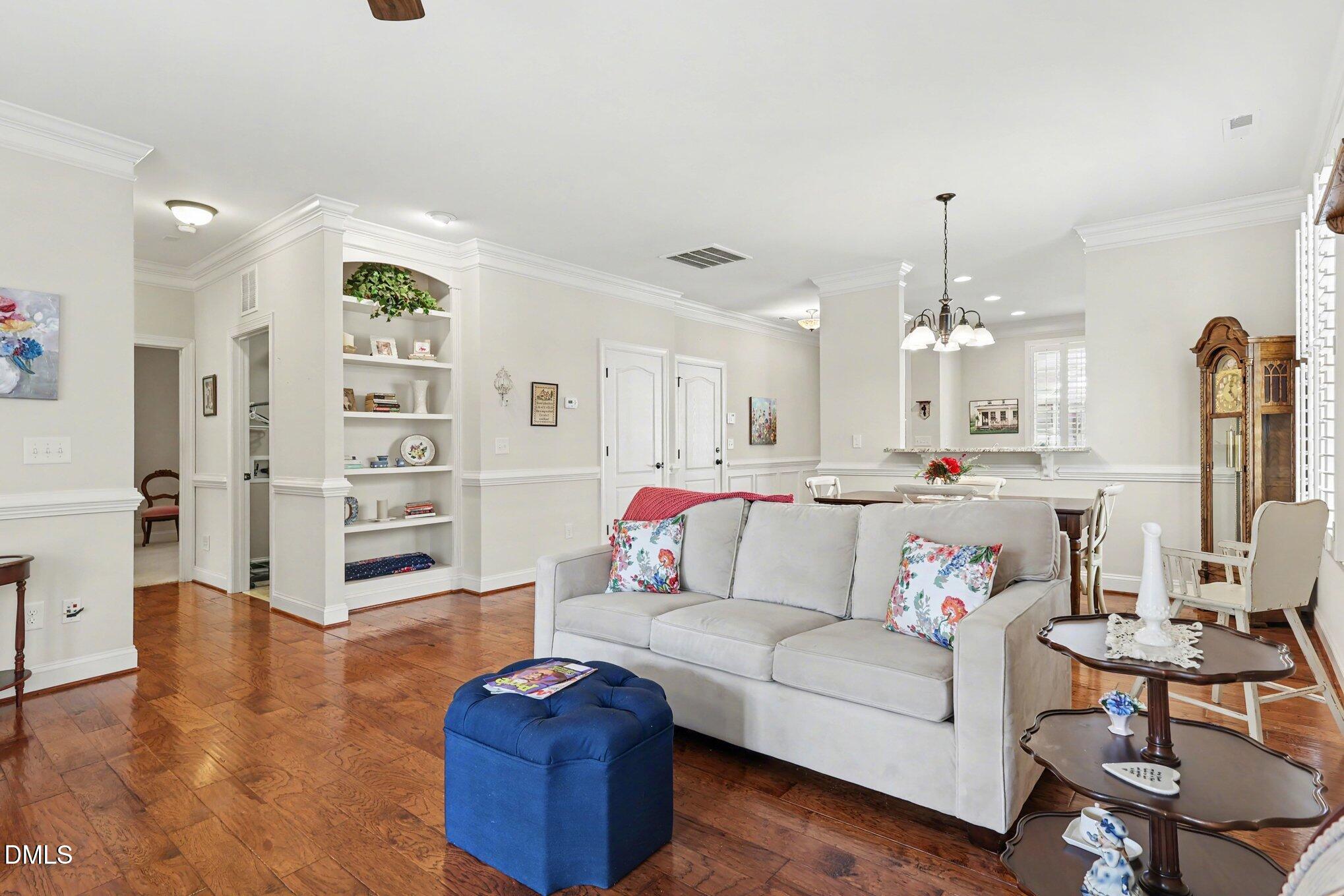 215 Shady Hollow