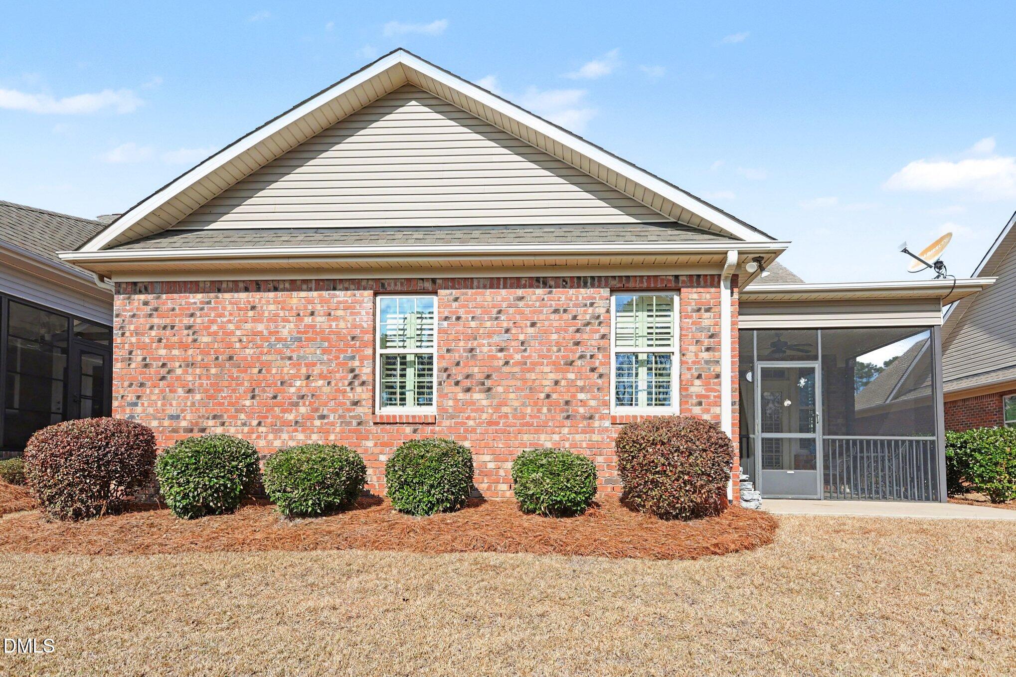 215 Shady Hollow