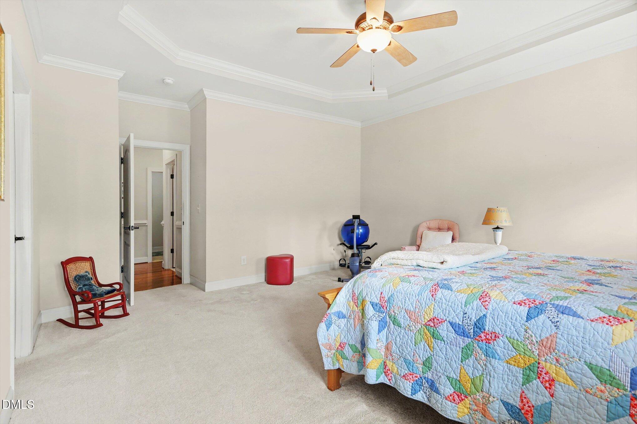215 Shady Hollow