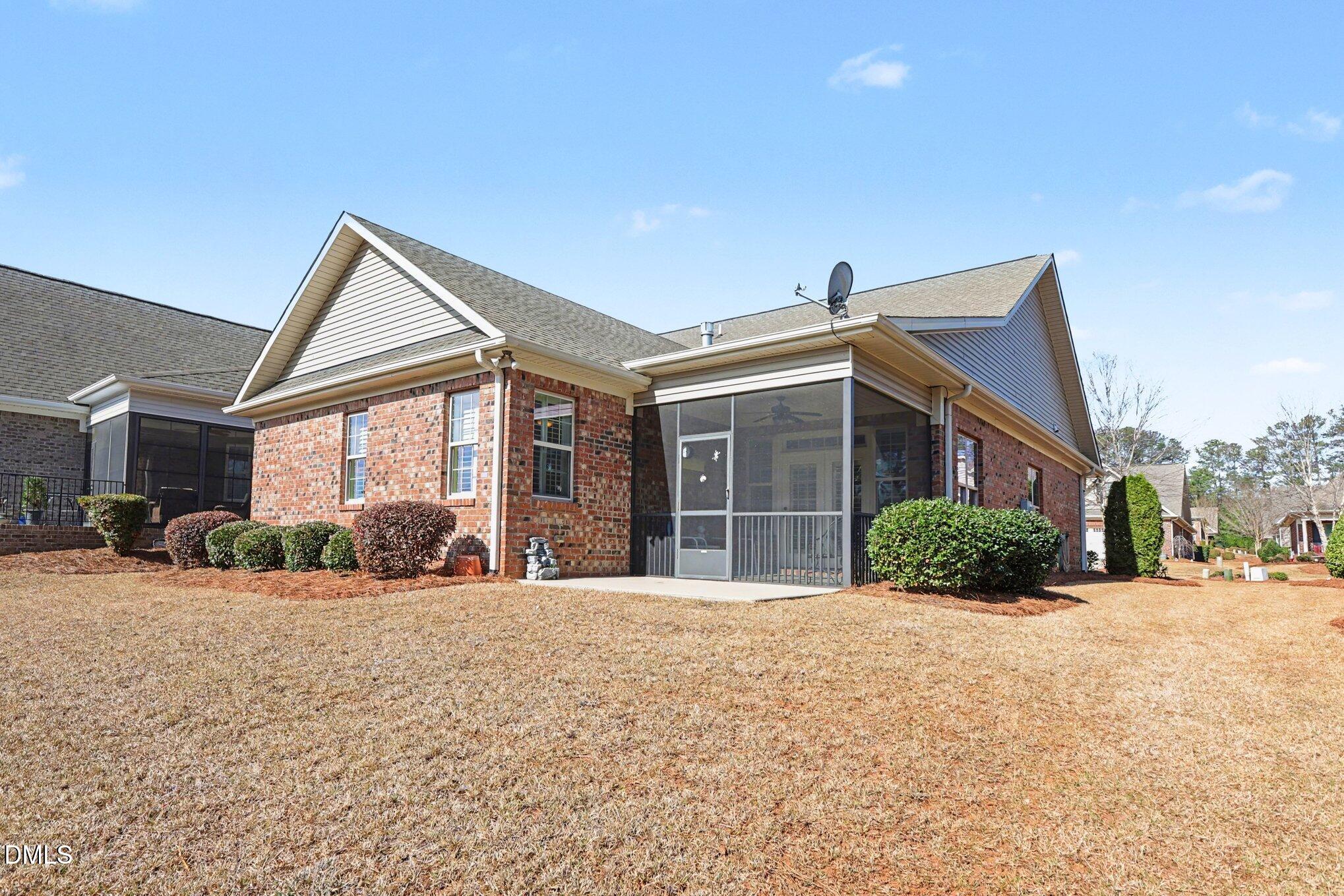 215 Shady Hollow