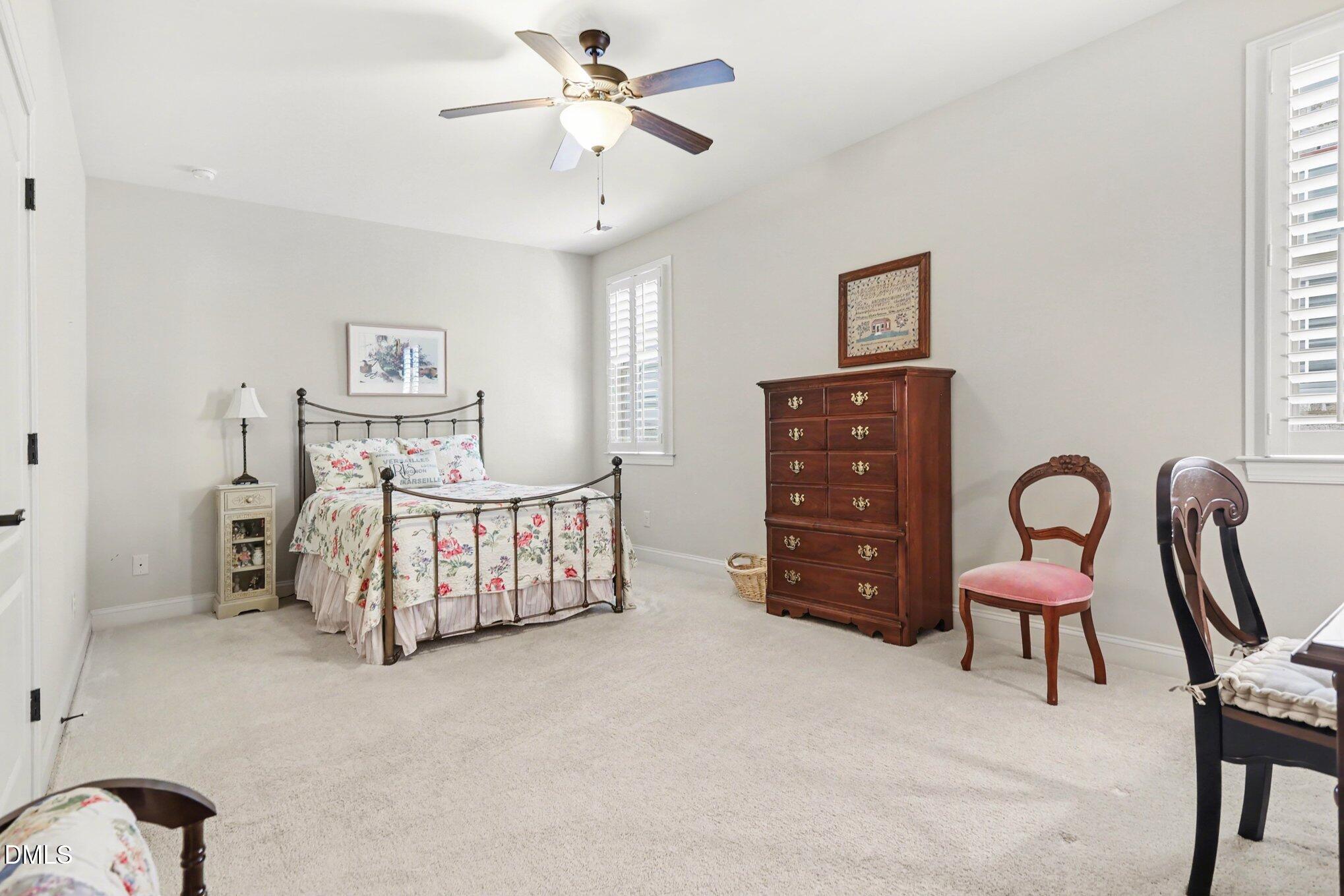 215 Shady Hollow
