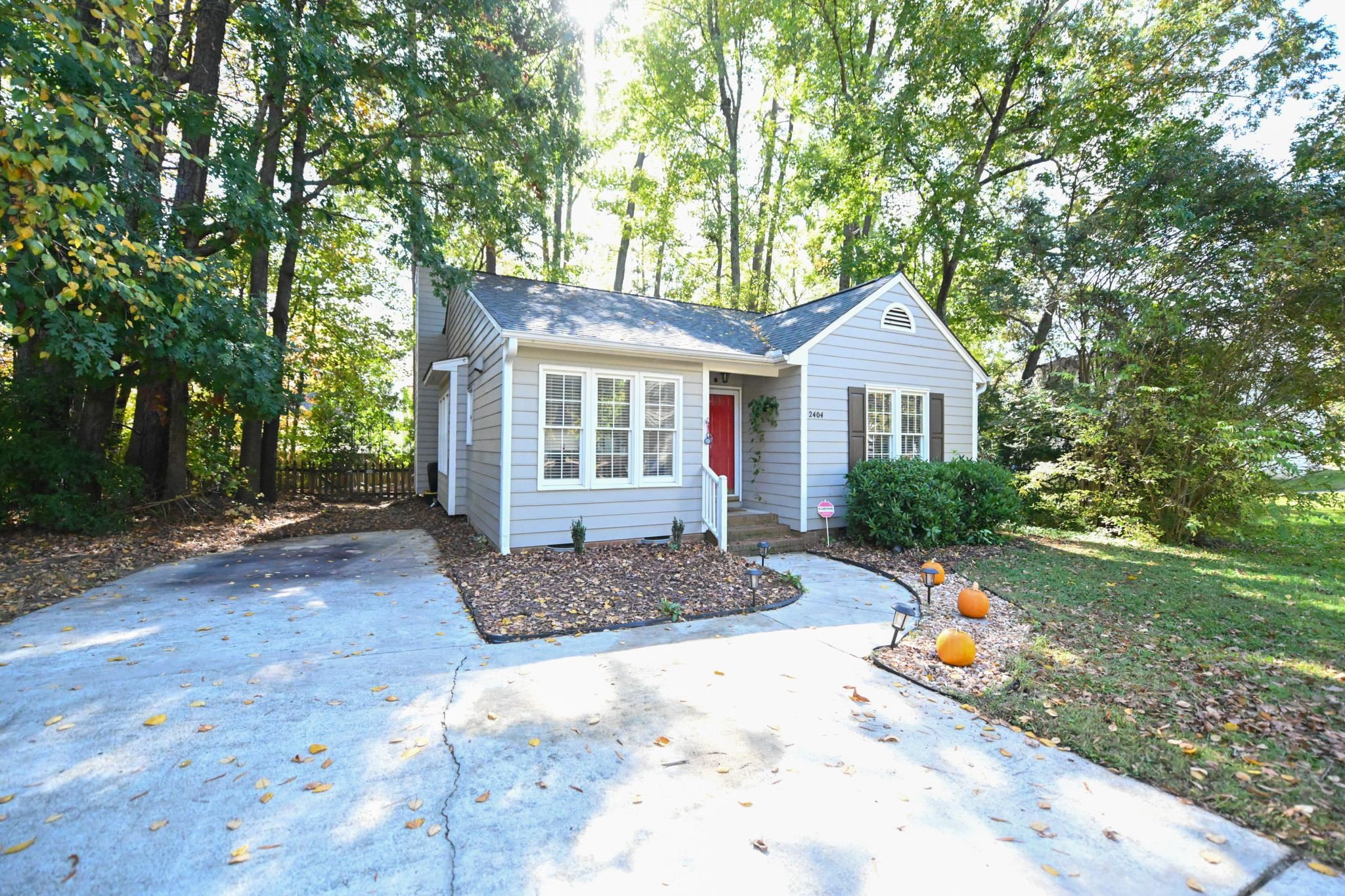 2404 Fields Of Broadlands Drive