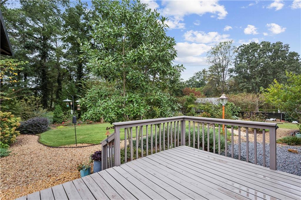 3075 Vandiver Drive