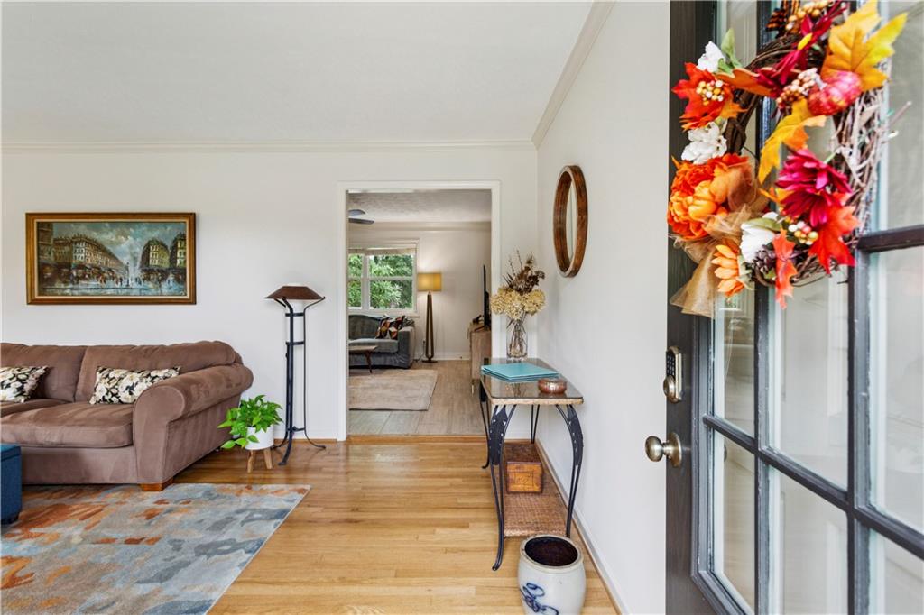 3075 Vandiver Drive
