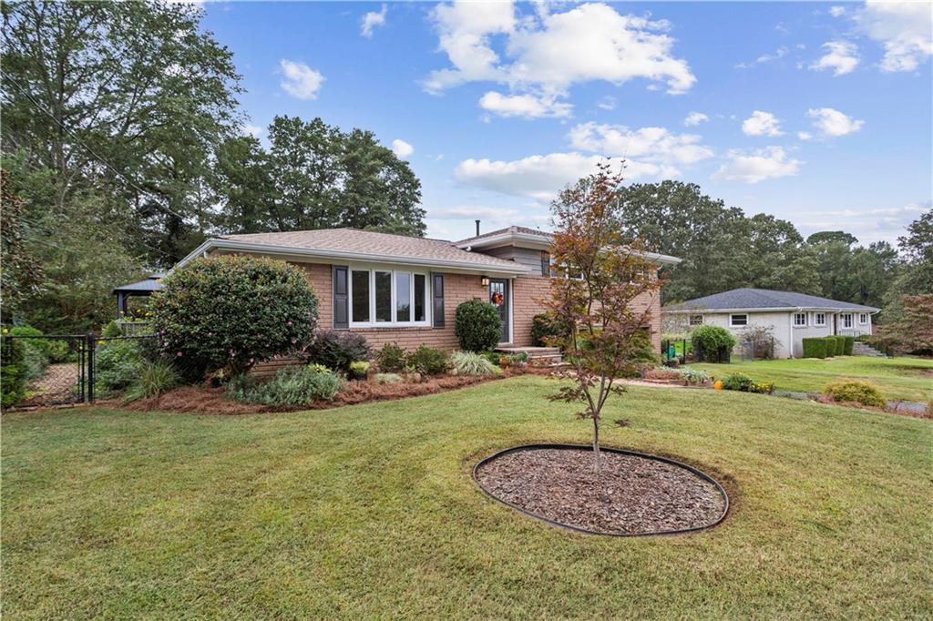 3075 Vandiver Drive
