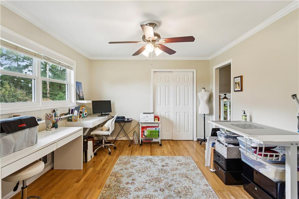 3075 Vandiver Drive