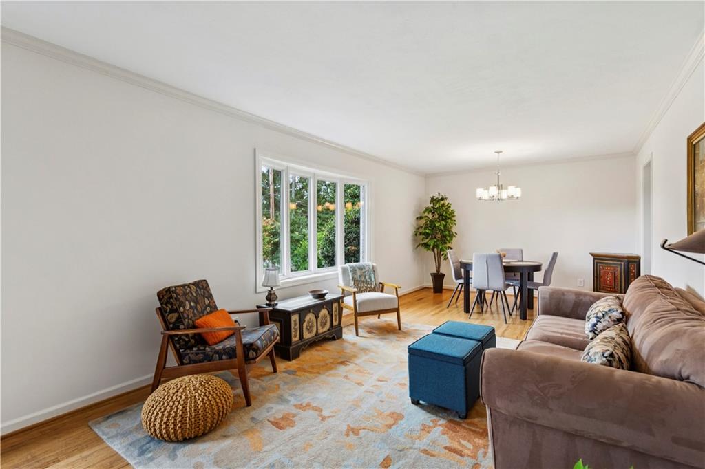 3075 Vandiver Drive