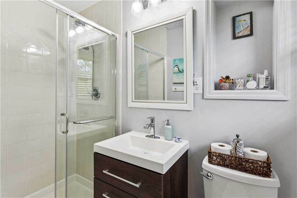 3075 Vandiver Drive