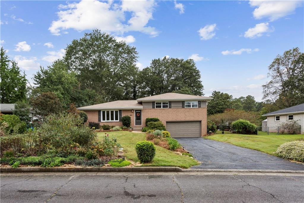 3075 Vandiver Drive