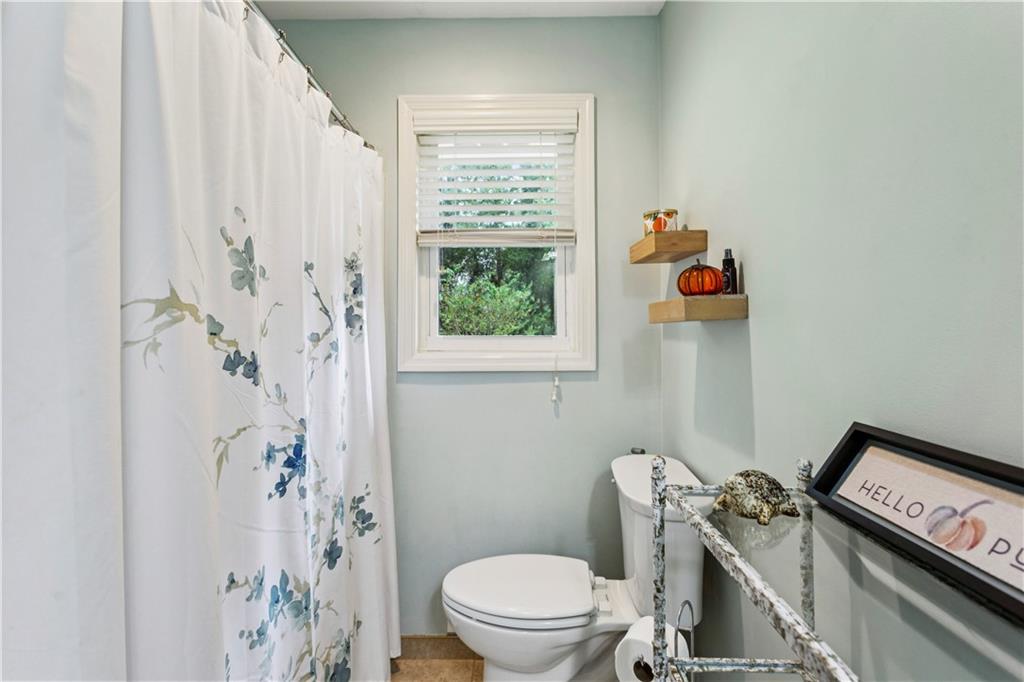 3075 Vandiver Drive