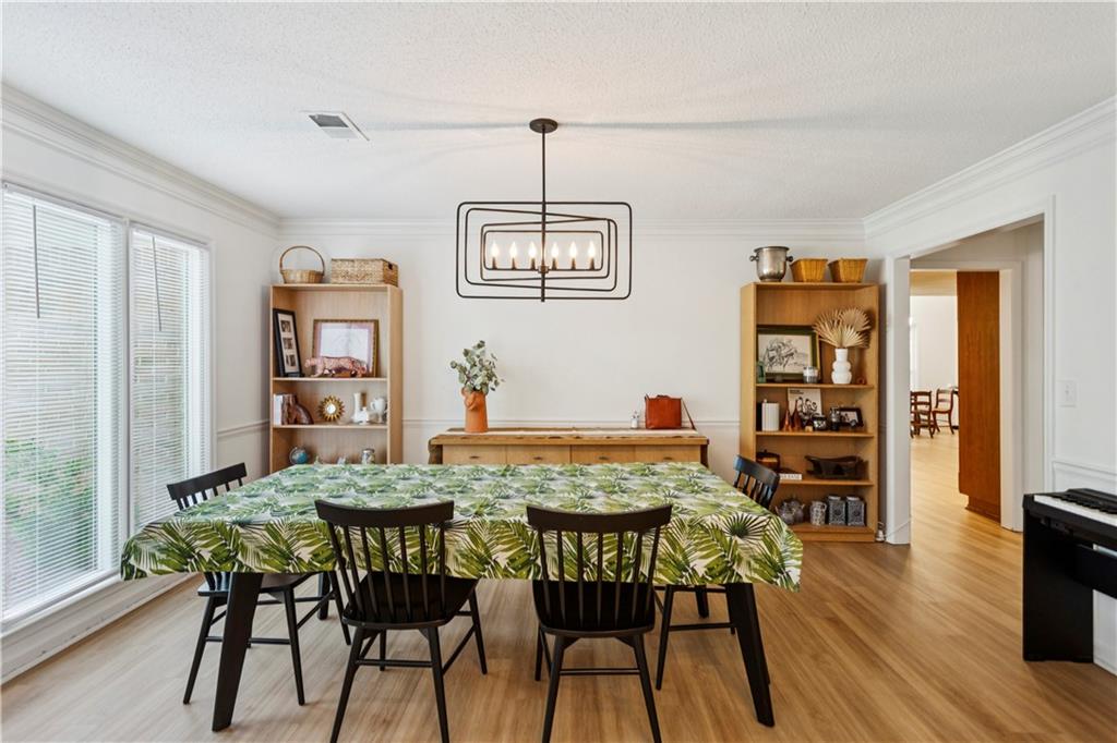 1441 Livingston Drive SW