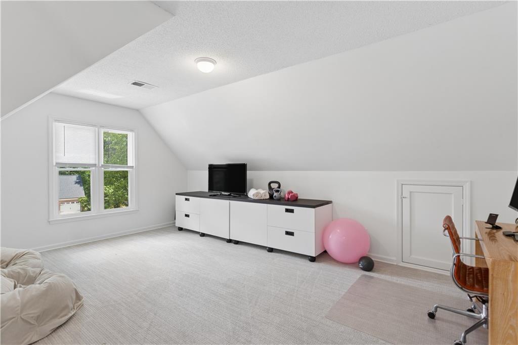 1441 Livingston Drive SW