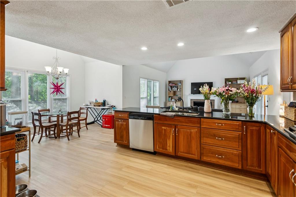1441 Livingston Drive SW