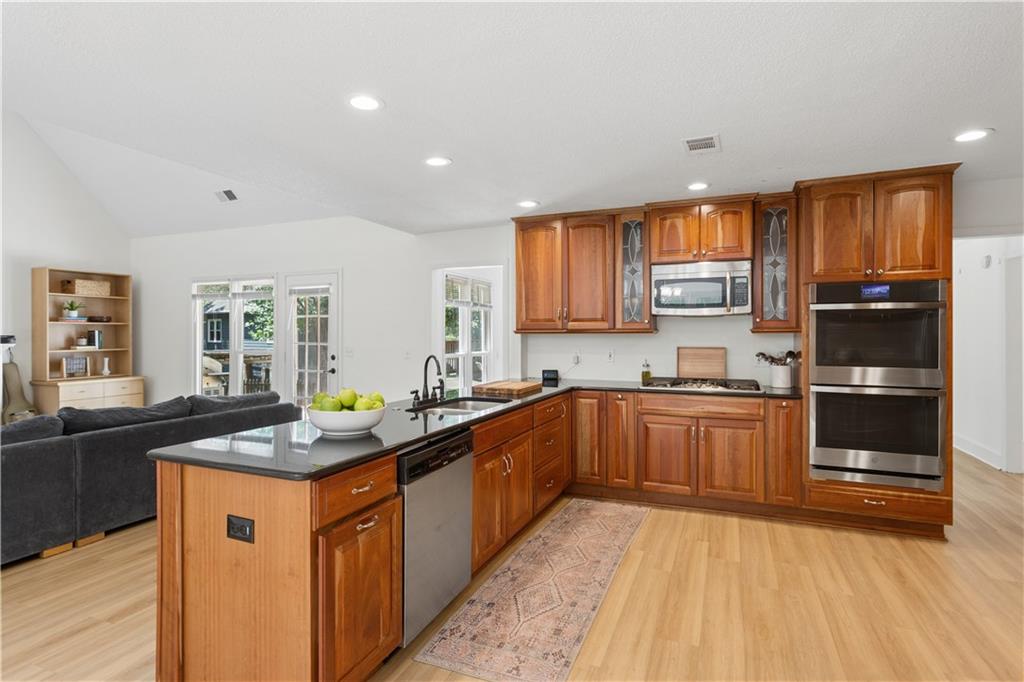 1441 Livingston Drive SW