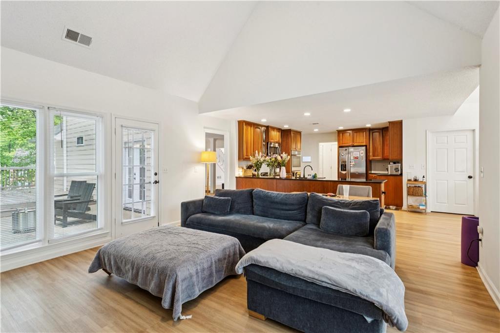 1441 Livingston Drive SW