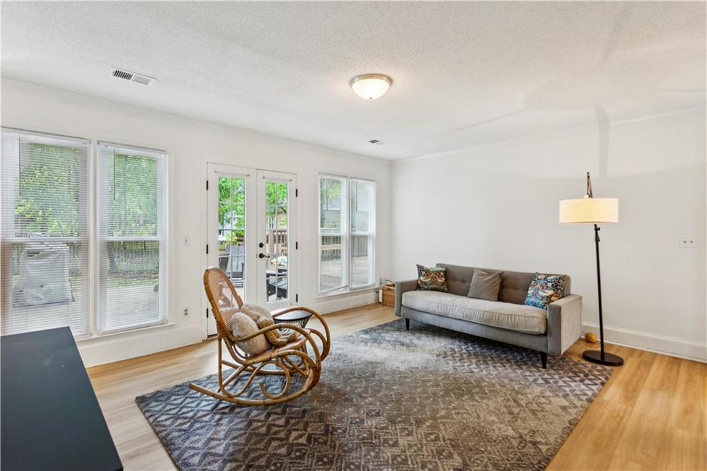 1441 Livingston Drive SW