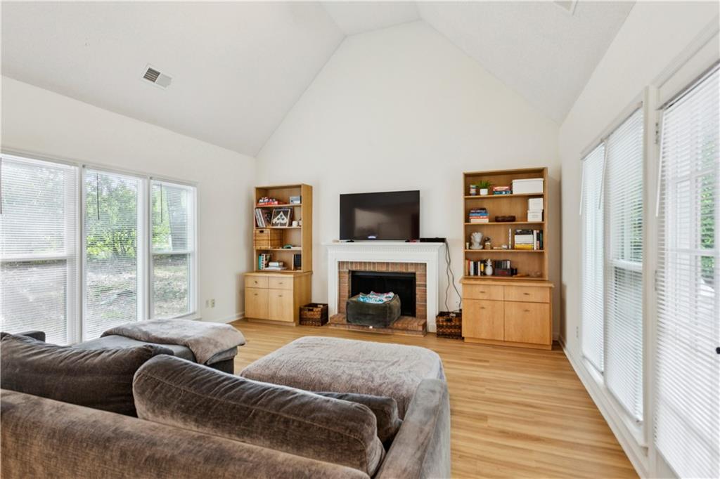 1441 Livingston Drive SW