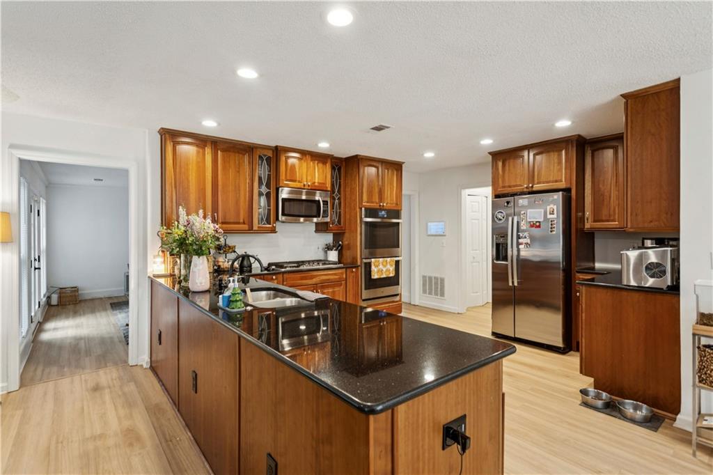 1441 Livingston Drive SW