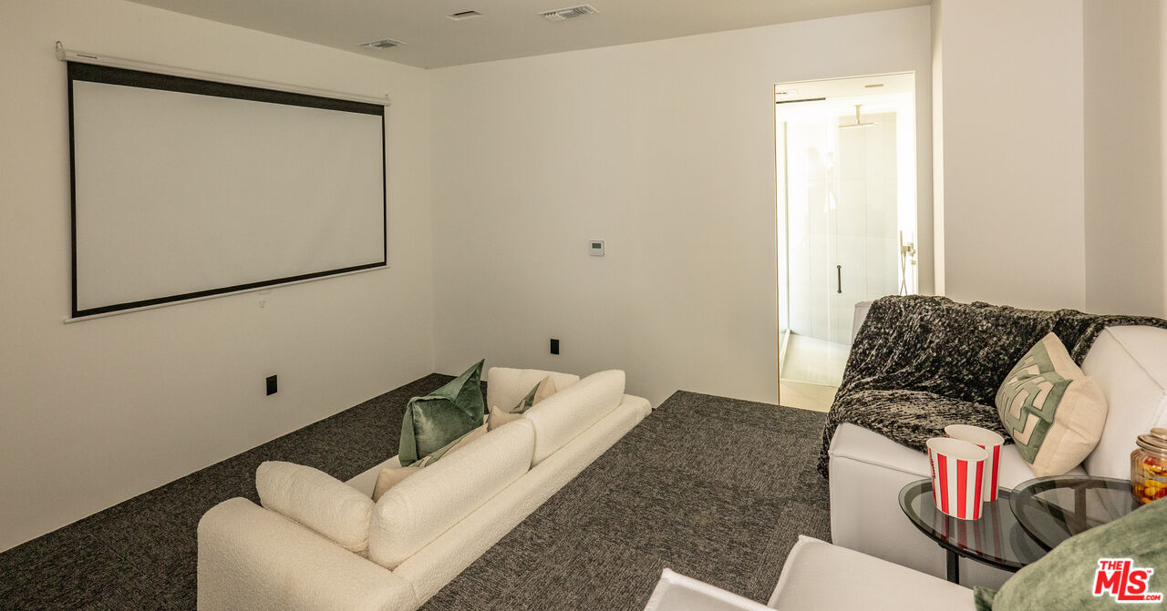 9277 Thrush Way
